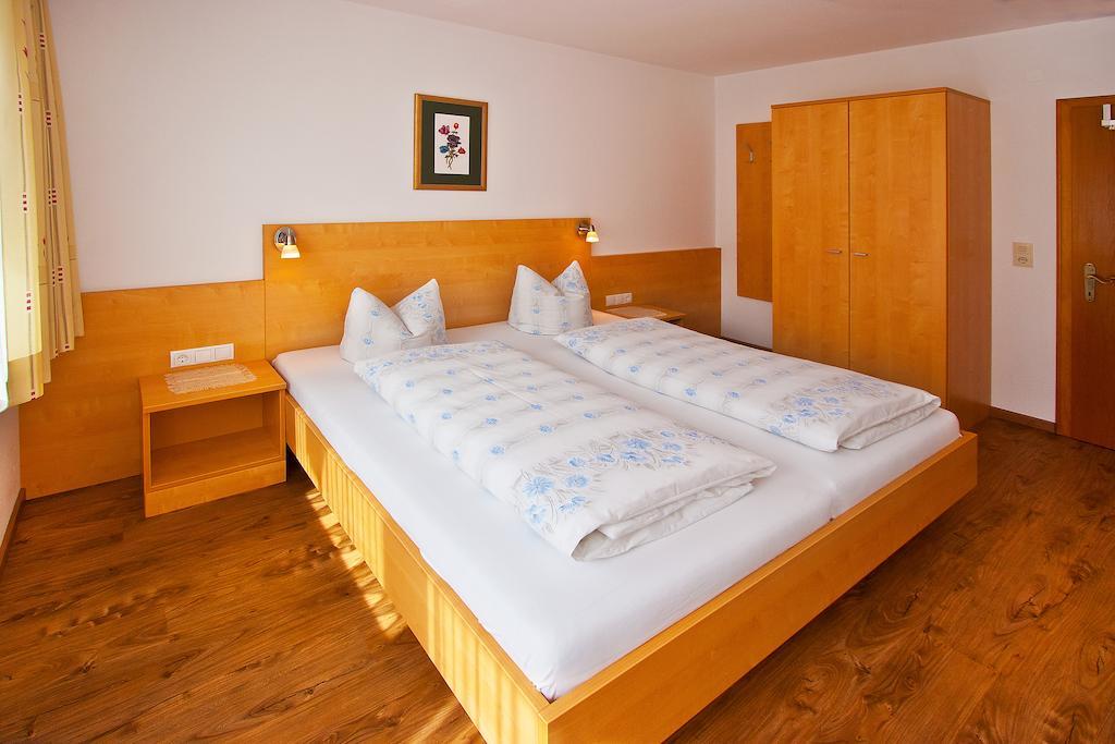 Ferienwohnungen Appartements Patscheider Финкенберг Стая снимка