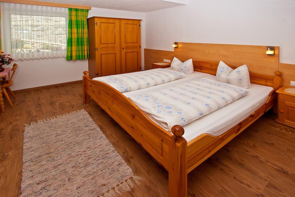 Ferienwohnungen Appartements Patscheider Финкенберг Стая снимка