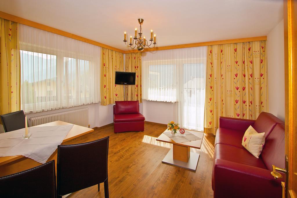 Ferienwohnungen Appartements Patscheider Финкенберг Стая снимка