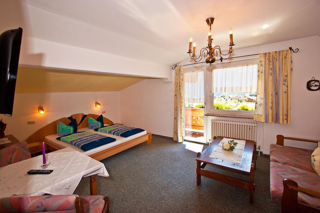 Ferienwohnungen Appartements Patscheider Финкенберг Стая снимка