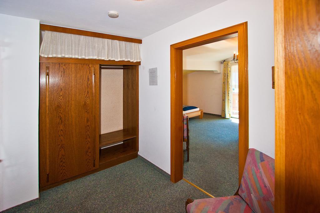 Ferienwohnungen Appartements Patscheider Финкенберг Стая снимка