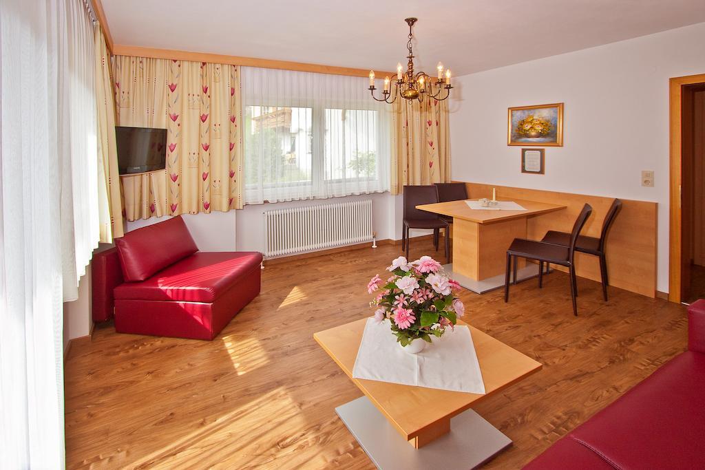 Ferienwohnungen Appartements Patscheider Финкенберг Стая снимка