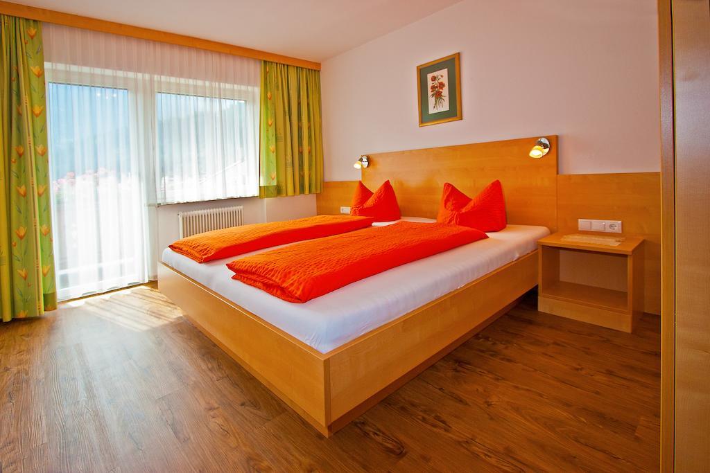Ferienwohnungen Appartements Patscheider Финкенберг Стая снимка